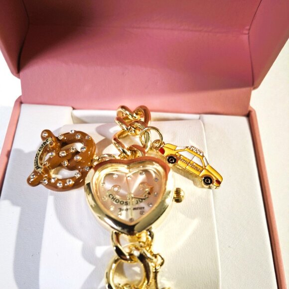 Juicy Couture Gold – tone NYC-Themed Charm Watch NIB - Picture 2 of 10